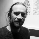 Giacomo-Costa-davanti-al-suo-“Studio-per-atmosfera”-2018